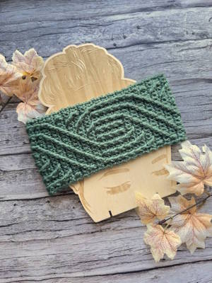 Spiral aran crochet headband pattern – textured cable design ear warmer