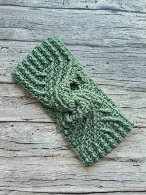 Textured aran crochet headband with spiral cable pattern – winter ear warmer