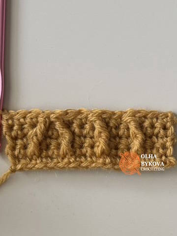 How to crochet a headband step by step – Row 5 of the cable texture pattern